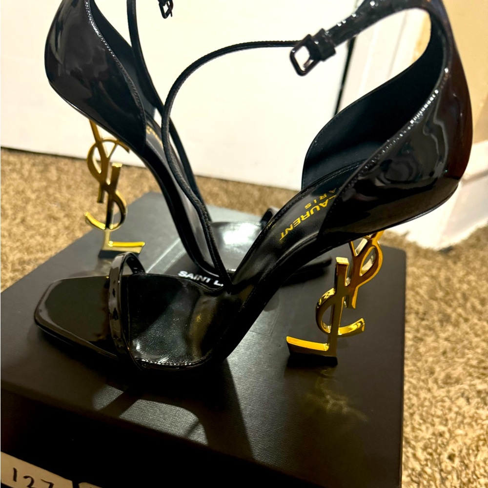 Saint Laurent Opium heel